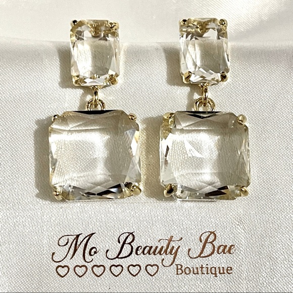 MoBeautyBae Jewelry - Crystal Clear Drop Earrings